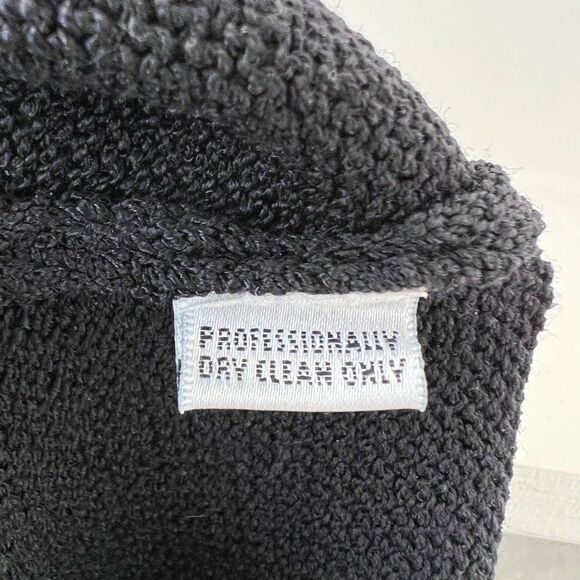 St. John Basics Vintage Santana Knit Back Slit Skirt Size 8 - Picture 7 of 9